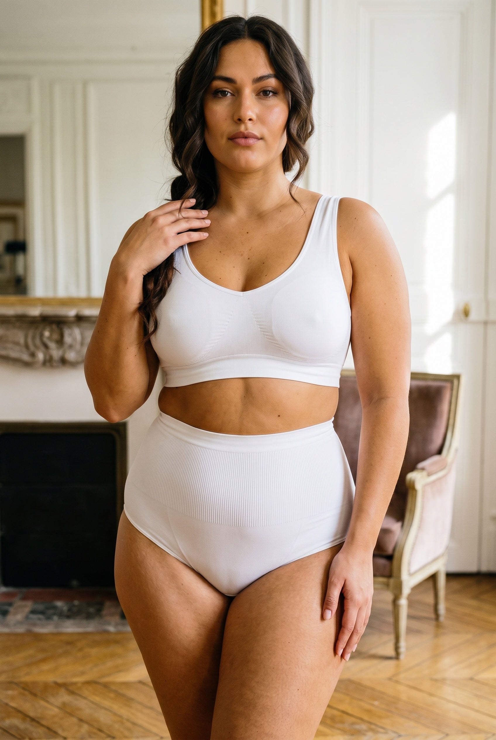 Bralette MIRABEL™ Push-up Grandes Tailles — vue lifestyle | soutien sans armatures | JOLIE